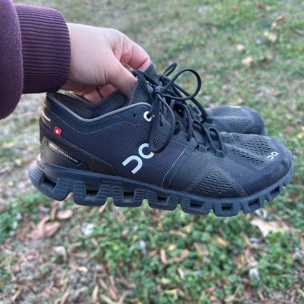 On Running Women black  Athletic Shoes 6.5w